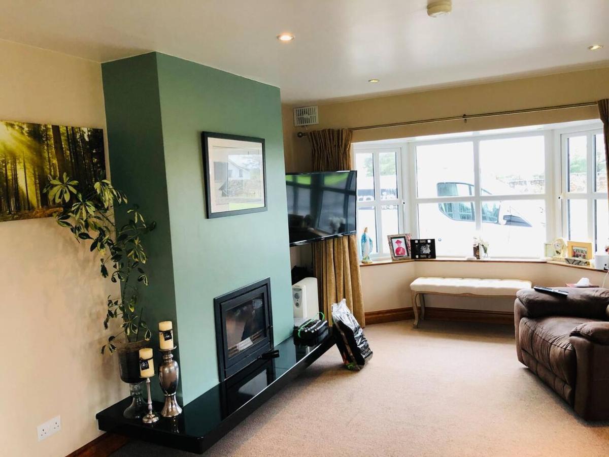 גלוואיי Connemara. 3 Bedroom, 8 Bed, Holiday Home מראה חיצוני תמונה