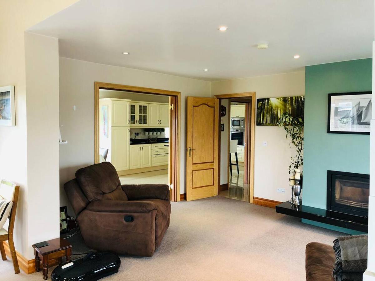 גלוואיי Connemara. 3 Bedroom, 8 Bed, Holiday Home מראה חיצוני תמונה