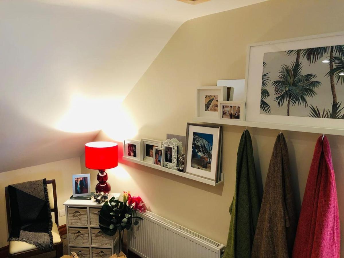 גלוואיי Connemara. 3 Bedroom, 8 Bed, Holiday Home מראה חיצוני תמונה