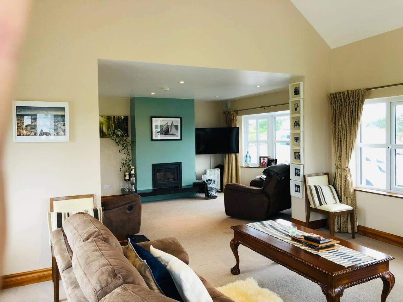 גלוואיי Connemara. 3 Bedroom, 8 Bed, Holiday Home מראה חיצוני תמונה
