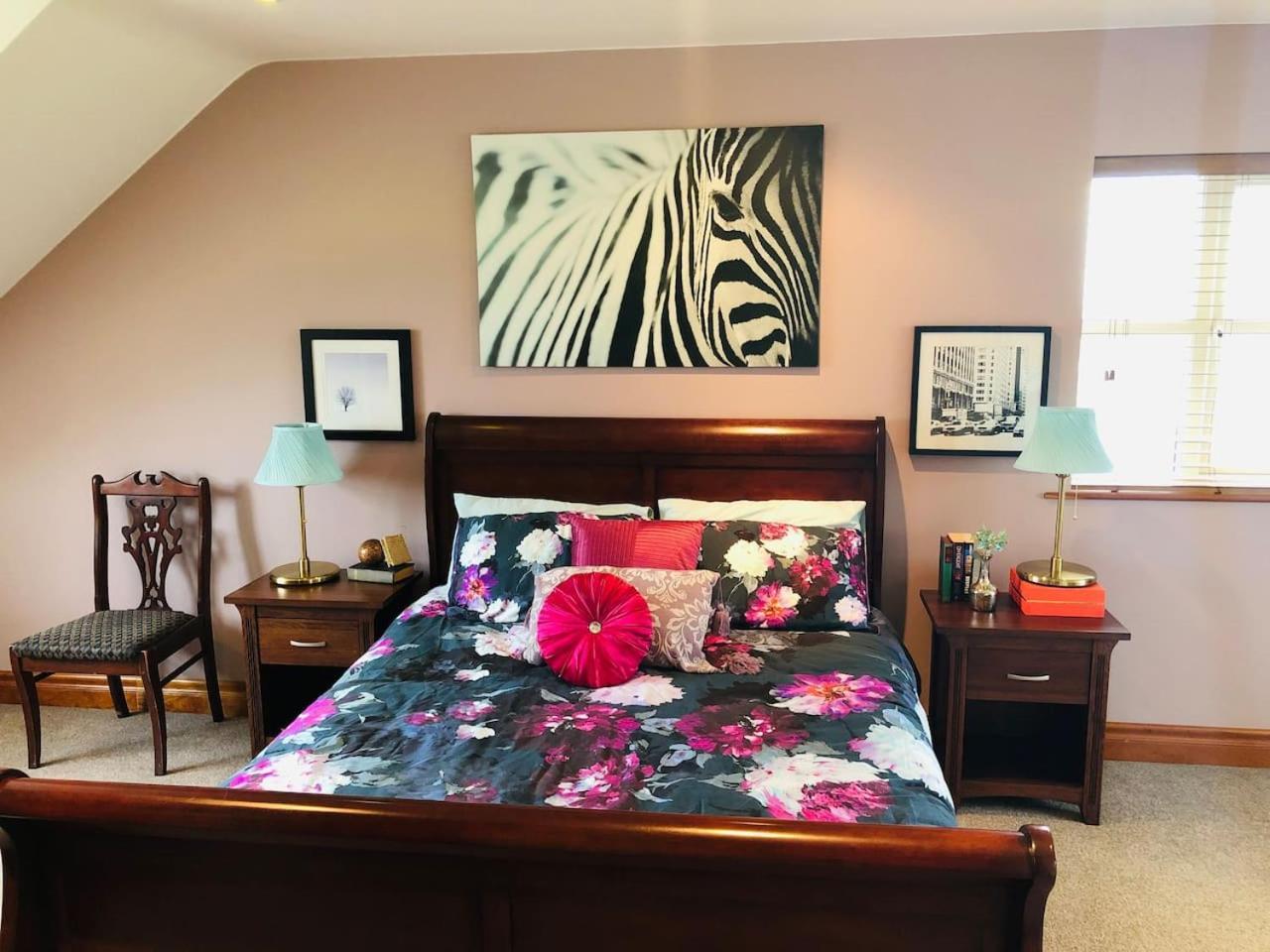גלוואיי Connemara. 3 Bedroom, 8 Bed, Holiday Home מראה חיצוני תמונה