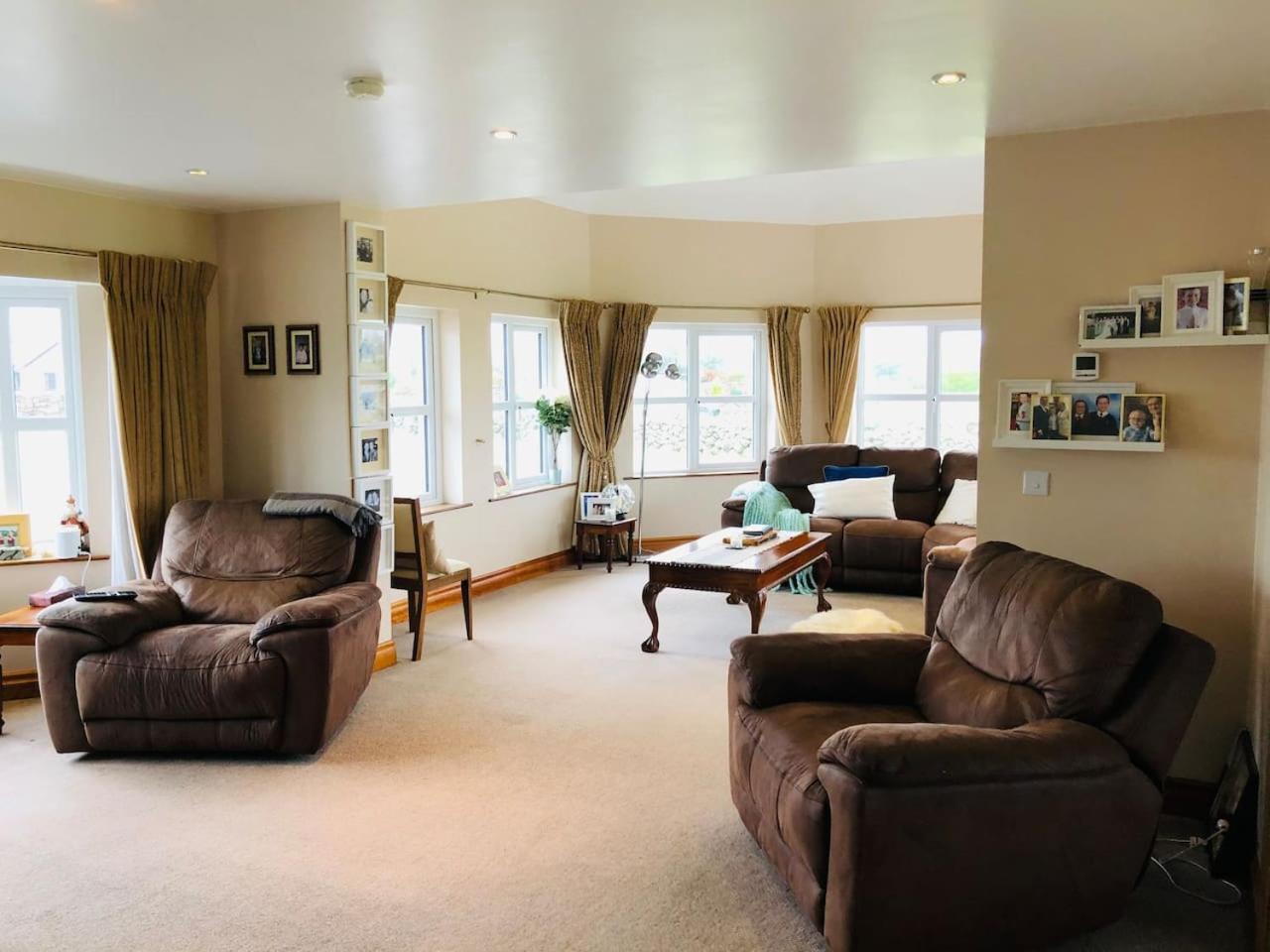 גלוואיי Connemara. 3 Bedroom, 8 Bed, Holiday Home מראה חיצוני תמונה