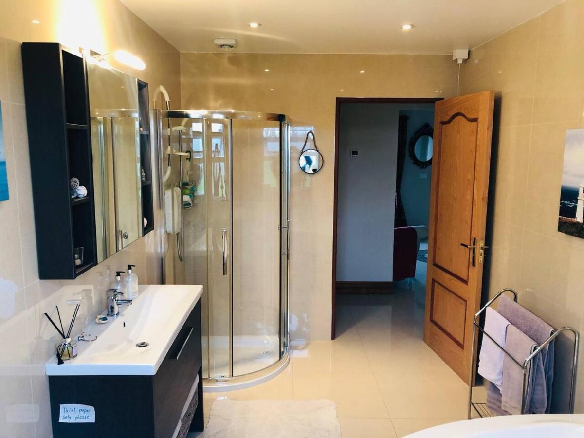 גלוואיי Connemara. 3 Bedroom, 8 Bed, Holiday Home מראה חיצוני תמונה